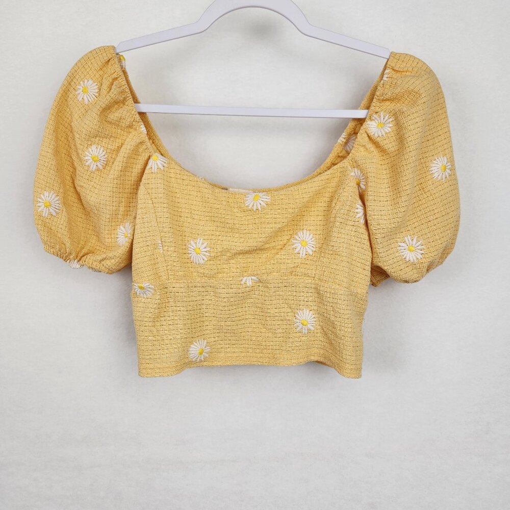 Altar'd State Womens Daisy Puff Sleeve Crop Top Size M Yellow with White Daisies